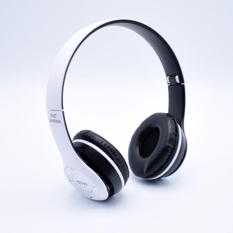 Casti audio Wireless Bluetooth pliabile, Super BASS, radio FM, suport card SD, microfon incorporat - Oricare.ro